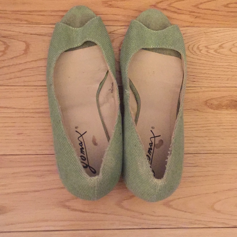 Distressed green wedge